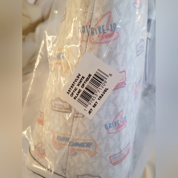 Michael Kors White Jet Set Travel Tote Bag - Picture 8 of 9